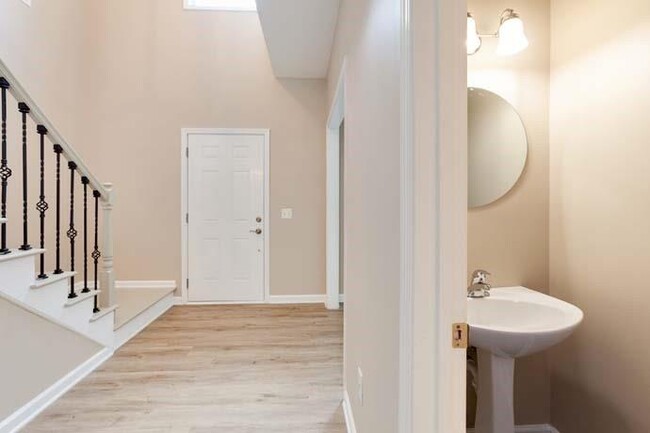 Building Photo - 5705 Cannonero Dr