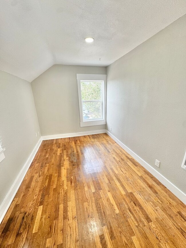 Foto del edificio - 322 E St Vrain St