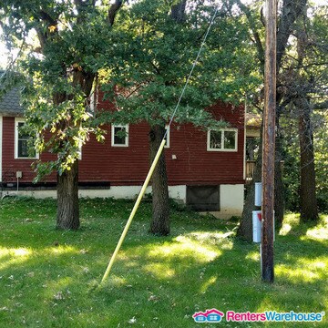 Building Photo - Absolute Country Living in the Woods