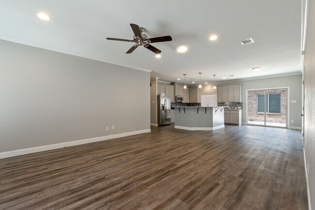 Foto del edificio - 2840 Forest Park Blvd