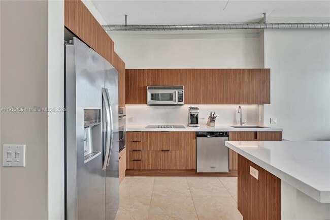 Foto del edificio - 3029 NE 188th St