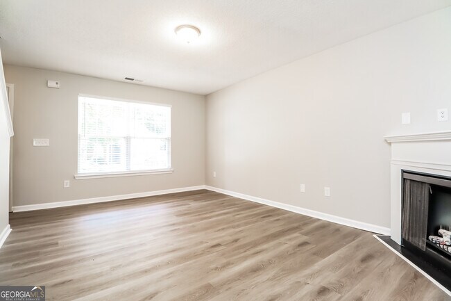 Foto del edificio - 192 Lossie Ln