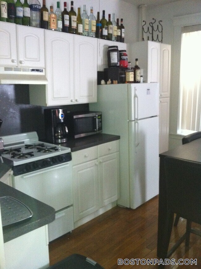 Building Photo - 175 Hemenway St