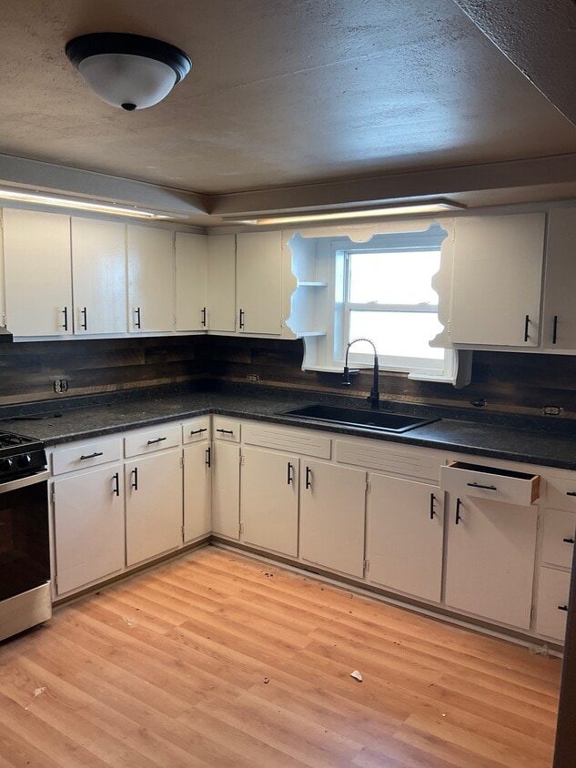 Foto principal - 407 N Vine Ave