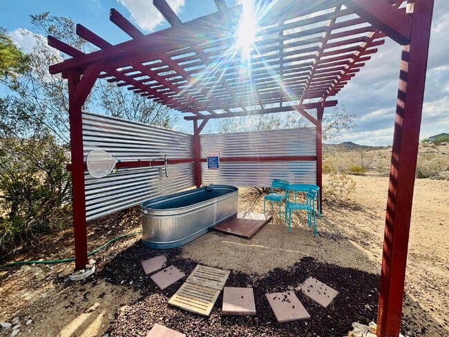 Foto del edificio - Joshua Tree Cabin in Peaceful, Wide Open S...