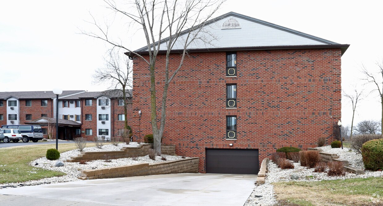 Heritage Lake Senior Apartments 55+ Greenfield, WI