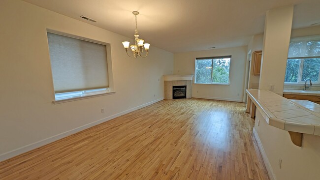 Foto del edificio - Spacious home in Tigard