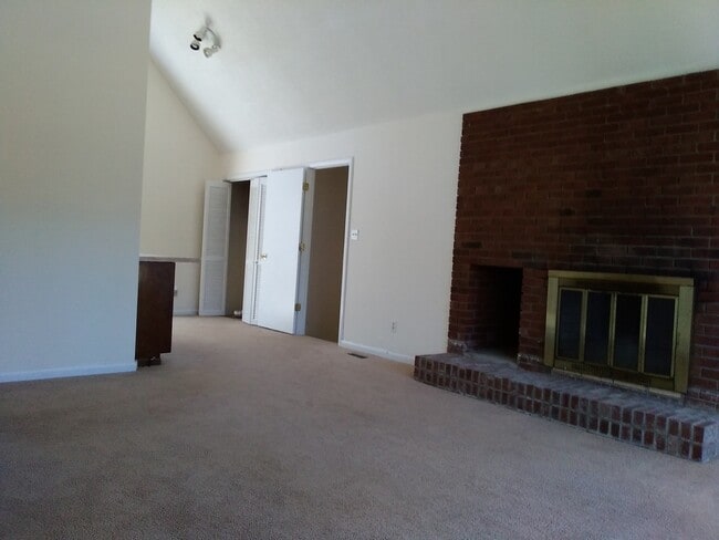 Foto del edificio - 8580 Tartan Rd