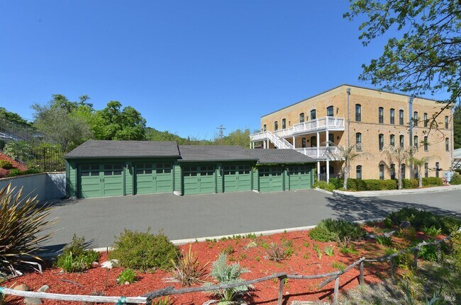 Foto del edificio - 13756 Arnold Dr