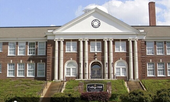 Building Photo - College Hill West Point Apts