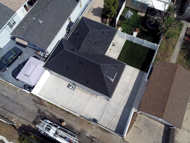Building Photo - 629 E Harvard Rd