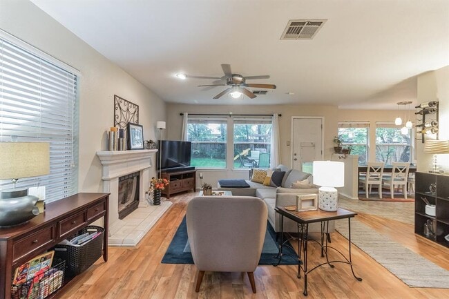 Building Photo - 2912 Feathercrest Dr