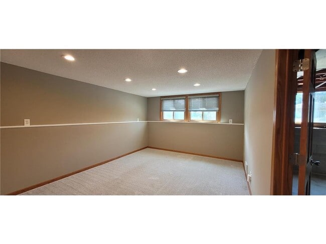 Foto del edificio - 8496 Harkness Rd