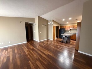 Building Photo - 102-116 Goldenrod Dr