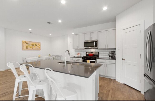 Building Photo - 14339 Sweet Mdw Trl