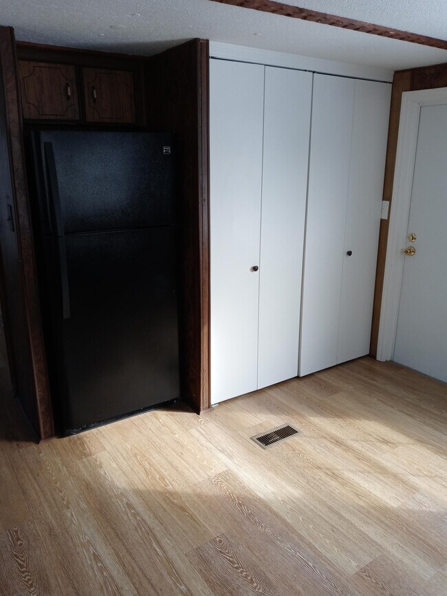 Foto del edificio - 259 Golden Crest Dr