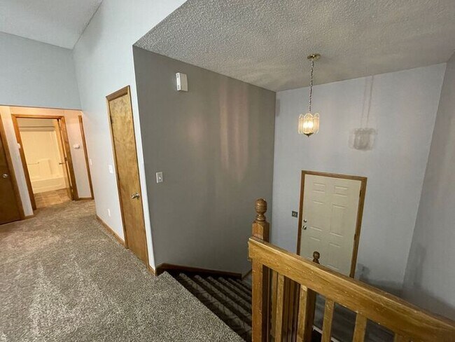 Foto del edificio - New Price - 3 Bedroom, 2 Bathroom Townhome...