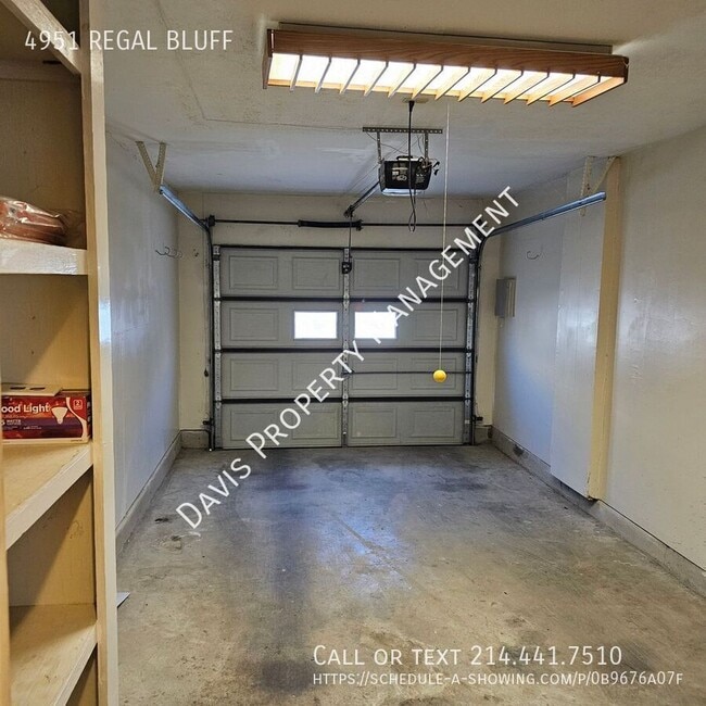 Foto del edificio - 4951 Regal Bluff