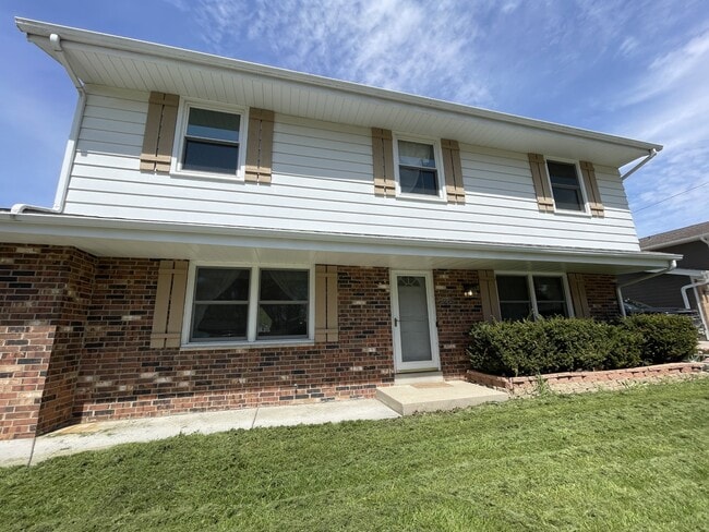 Foto del edificio - 1708 Howlett Ln