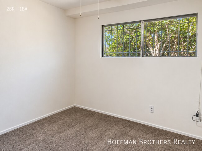 Building Photo - 634 W 92nd St