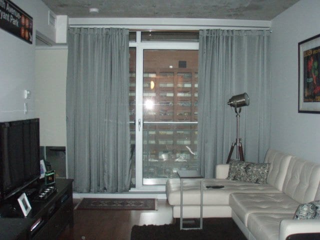 Building Photo - 324 Laurier Av W