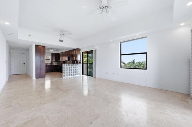 Building Photo - 1640 Presidential Way