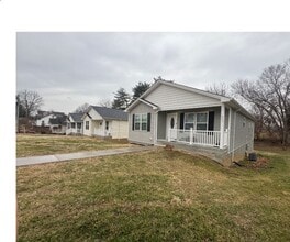 Building Photo - 903 4th St