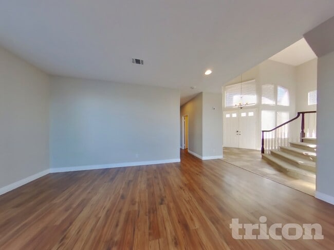 Building Photo - 5 Corte Madera