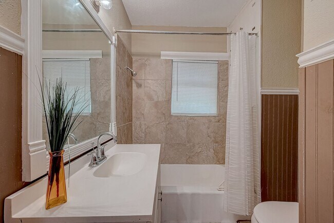 Foto del edificio - 741 W 21st St