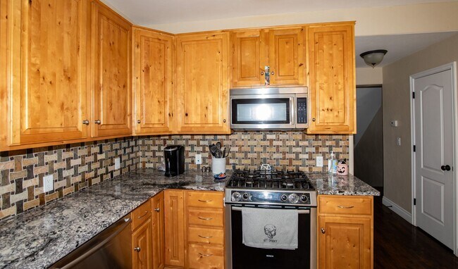Foto del edificio - 3 Bedroom Townhome in North Colorado Springs