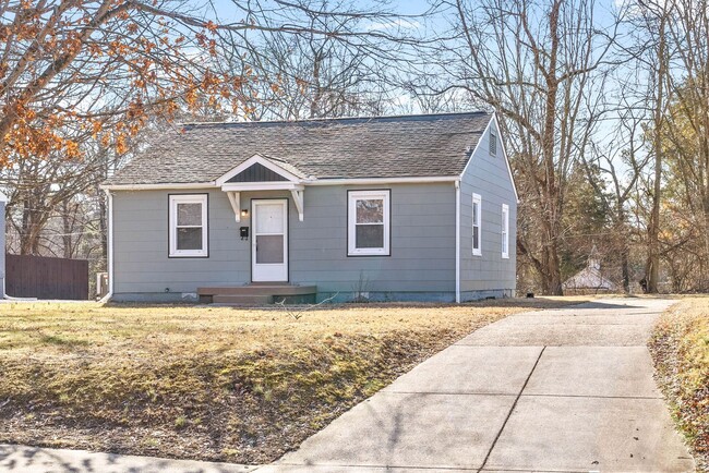 Building Photo - Cozy home with a lot of charm for rent!