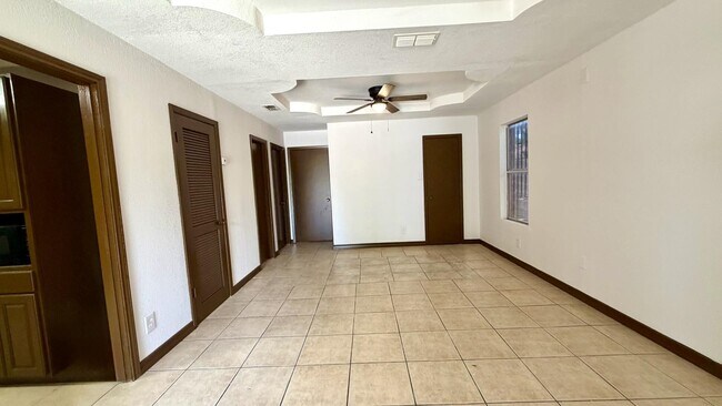Foto del edificio - 1419 Reagan Dr