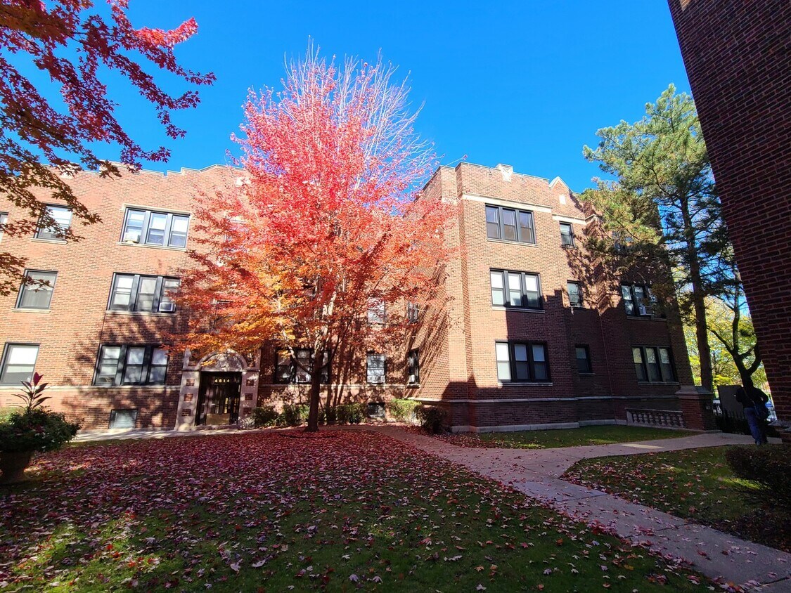 Foto principal - 4816 N Linder Ave