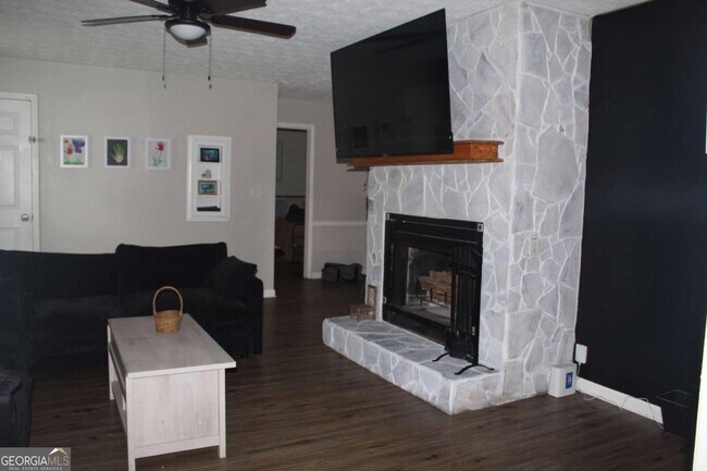Foto del edificio - 2132 Arlin St NE