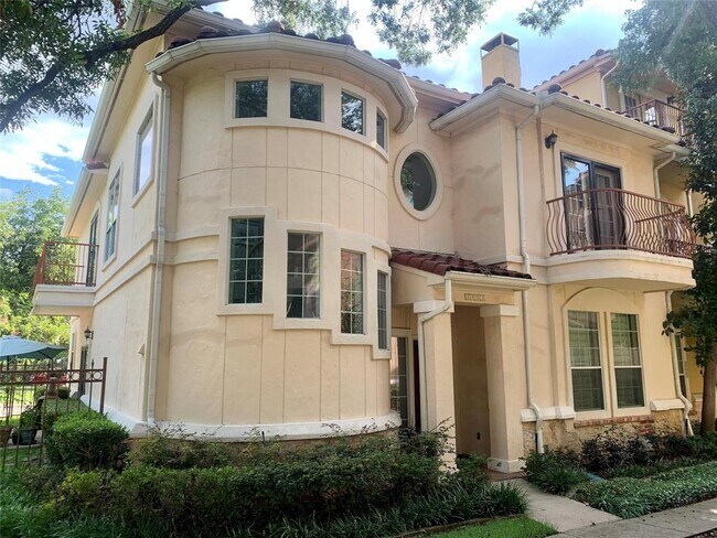 Foto del edificio - 7801 Linwood Ave