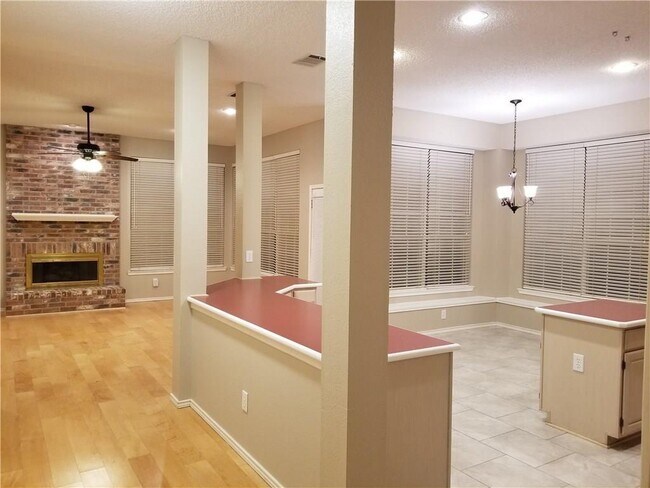 Building Photo - 3113 Candide Ln