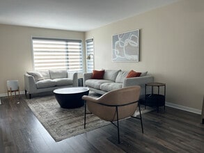 Building Photo - 74 Rue Idola-Saint-Jean