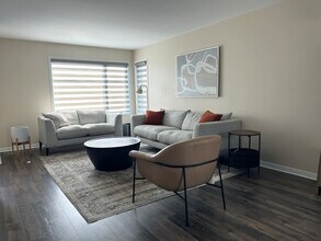 Building Photo - 74 Rue Idola-Saint-Jean
