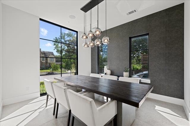 Foto del edificio - 5839 Richmond Ave