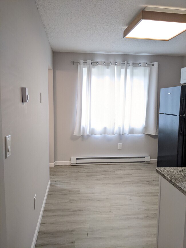 Foto del edificio - 1358 Meriden Rd