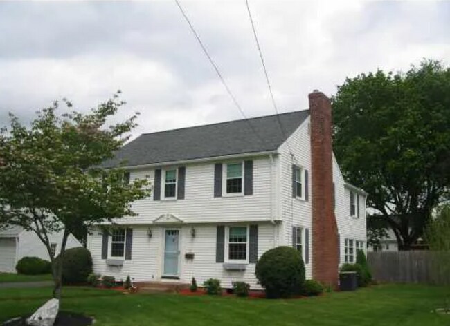 Building Photo - 90 Birchwood Rd