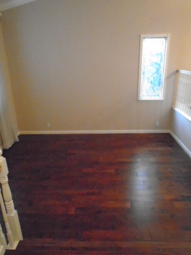 Foto del edificio - NICE TWO STORY, 3 BEDROOM, 3 FULL BATHROOM...
