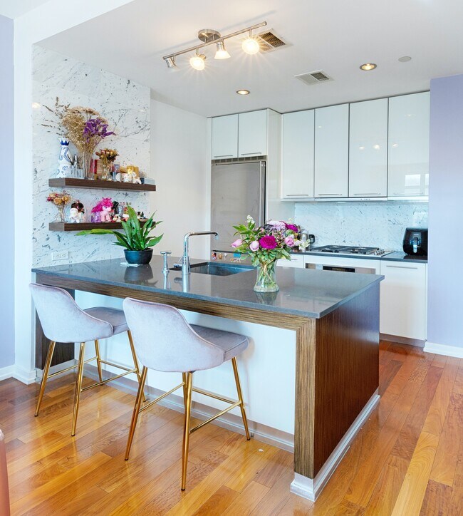 Foto del edificio - Mint and Sunny Alcove Studio