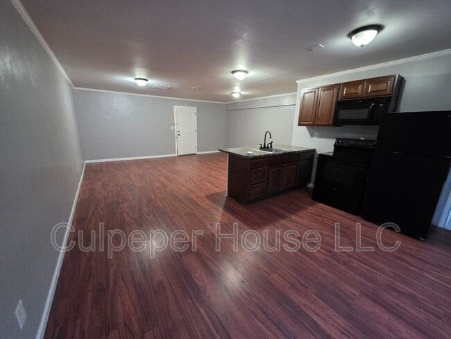 Foto del edificio - 2854 W Sylvania Ave