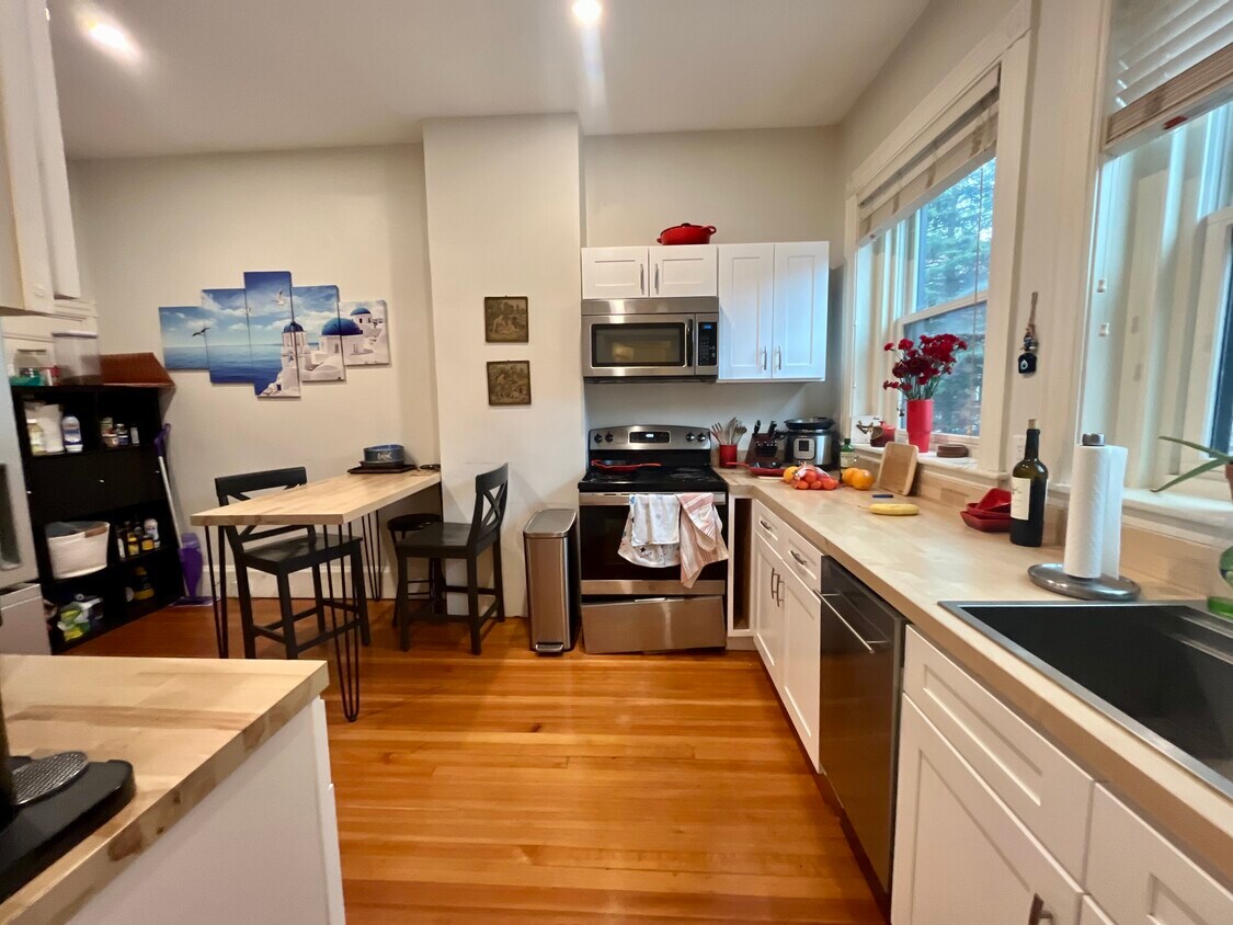 Foto principal - 917 Beacon St