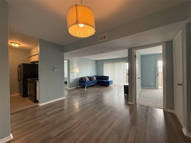 Building Photo - 8523 Hearth Dr