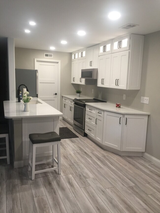 490 Lakeview Dr Unit 102, Wilder, KY 41071 Condo for Rent in Wilder