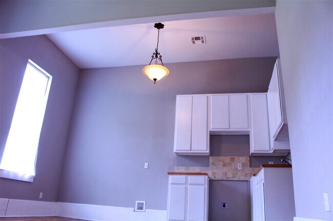 Photo - 1101 Louisiana Ave Apartments