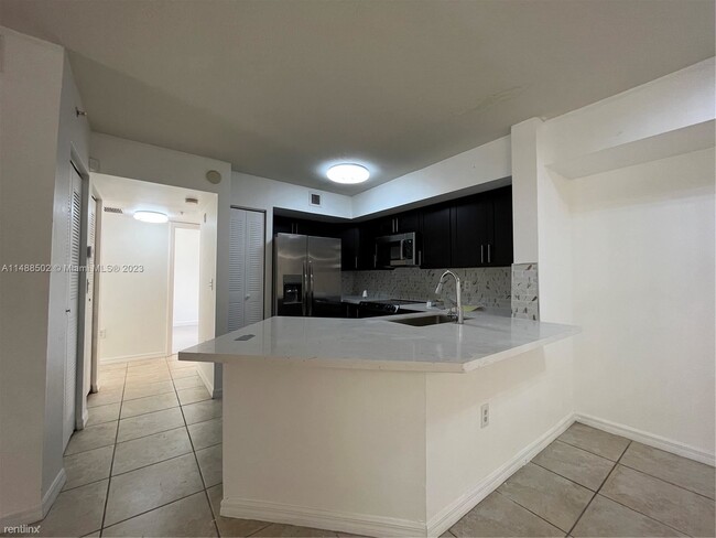 Foto del edificio - 3 br, 2 bath House - 17602 NW 25th Ave Apt...