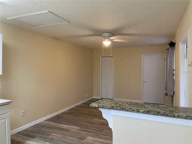 Building Photo - 525 ORCHID Dr